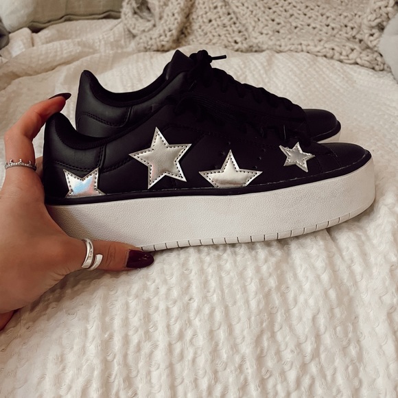 STAR SHOES ⭐️⭐️ - Picture 2 of 2